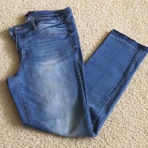 Skinny jeans with raw hem- super stretchy